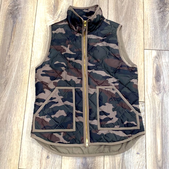 J. Crew Jackets & Blazers - 🐾LAST CALL🐾J. CREW Camo Army Print Puffer Vest SMALL